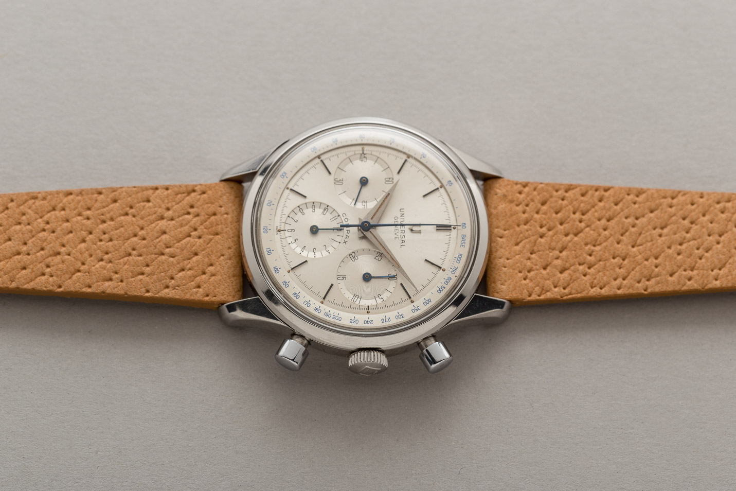 Universal Genève Compax Chronograph 22704-1 - Shuck the Oyster Vintage ...