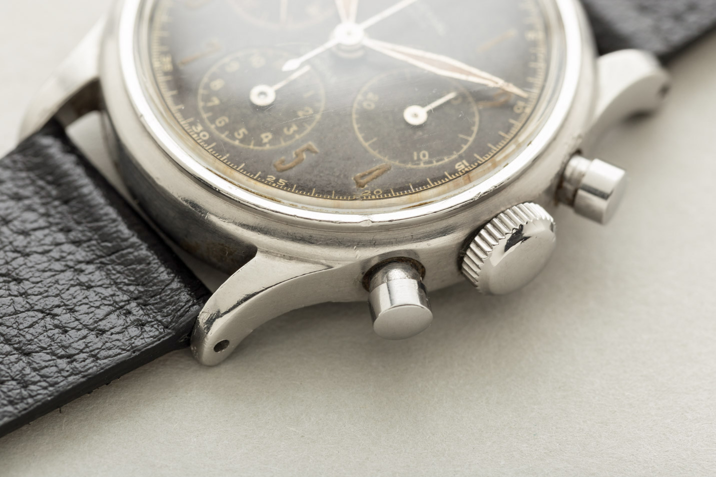 Universal Genève Compax Chronograph 22213 - Shuck the Oyster Vintage ...